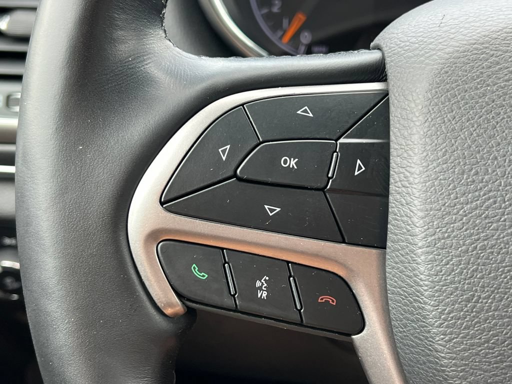 Used 2022 Jeep Grand Cherokee Limited w/ Tech Group AWD/4WD image 23