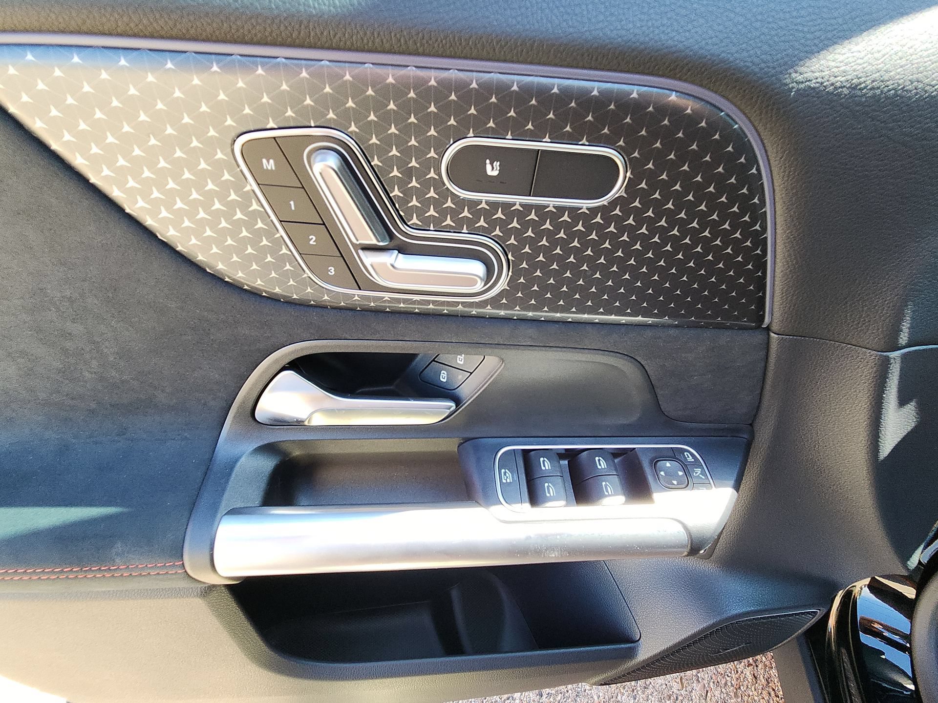 New 2025 Mercedes-Benz GLA 35 AMG 4MATIC image 17