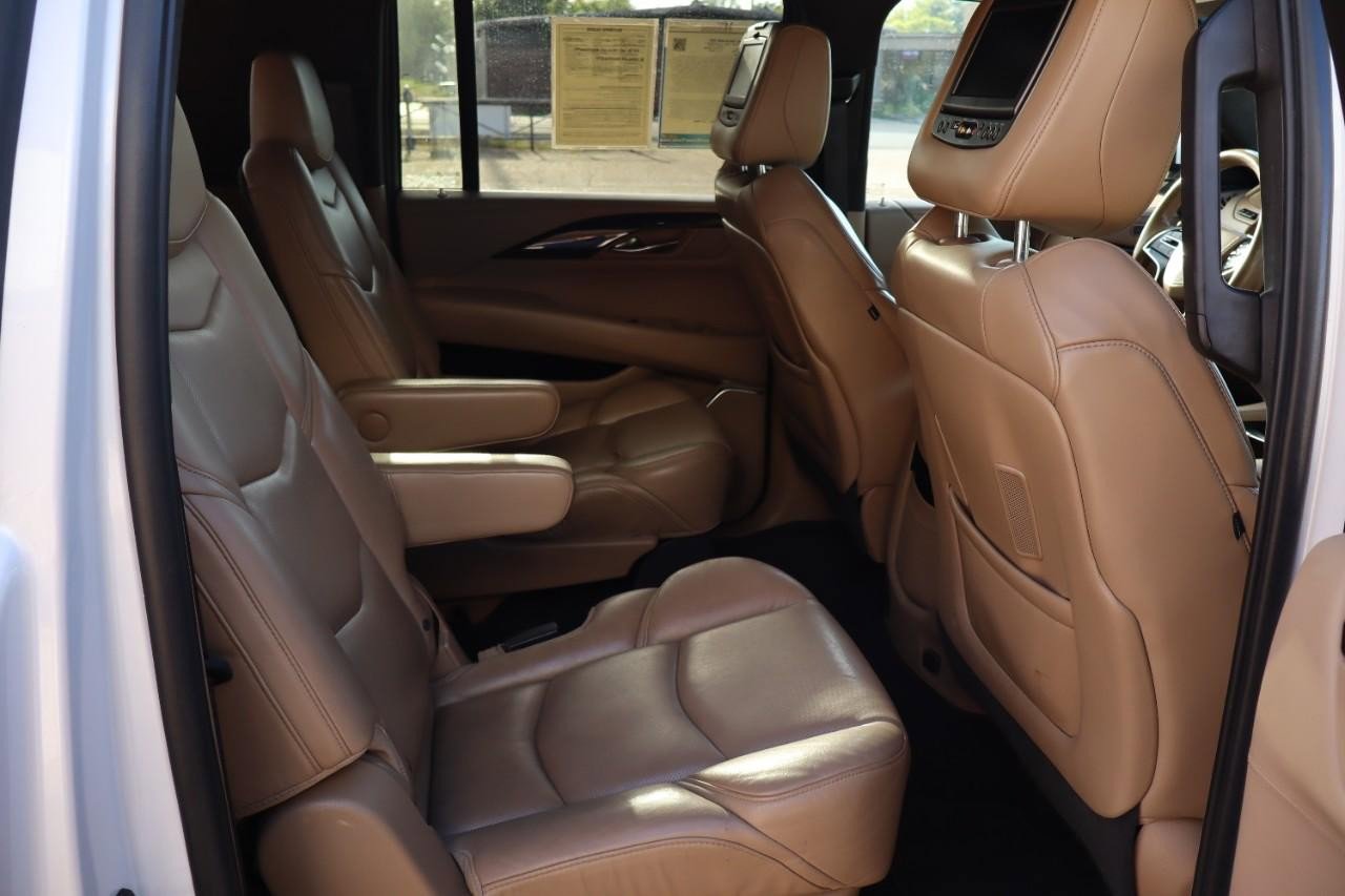 Used 2019 Cadillac Escalade ESV Platinum image 19