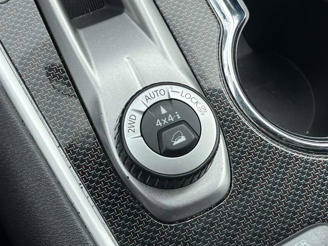 Used 2020 Nissan Pathfinder SL AWD/4WD image 36
