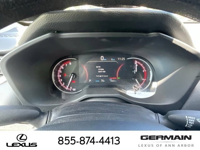Used 2025 Toyota RAV4 XLE AWD/4WD image 17