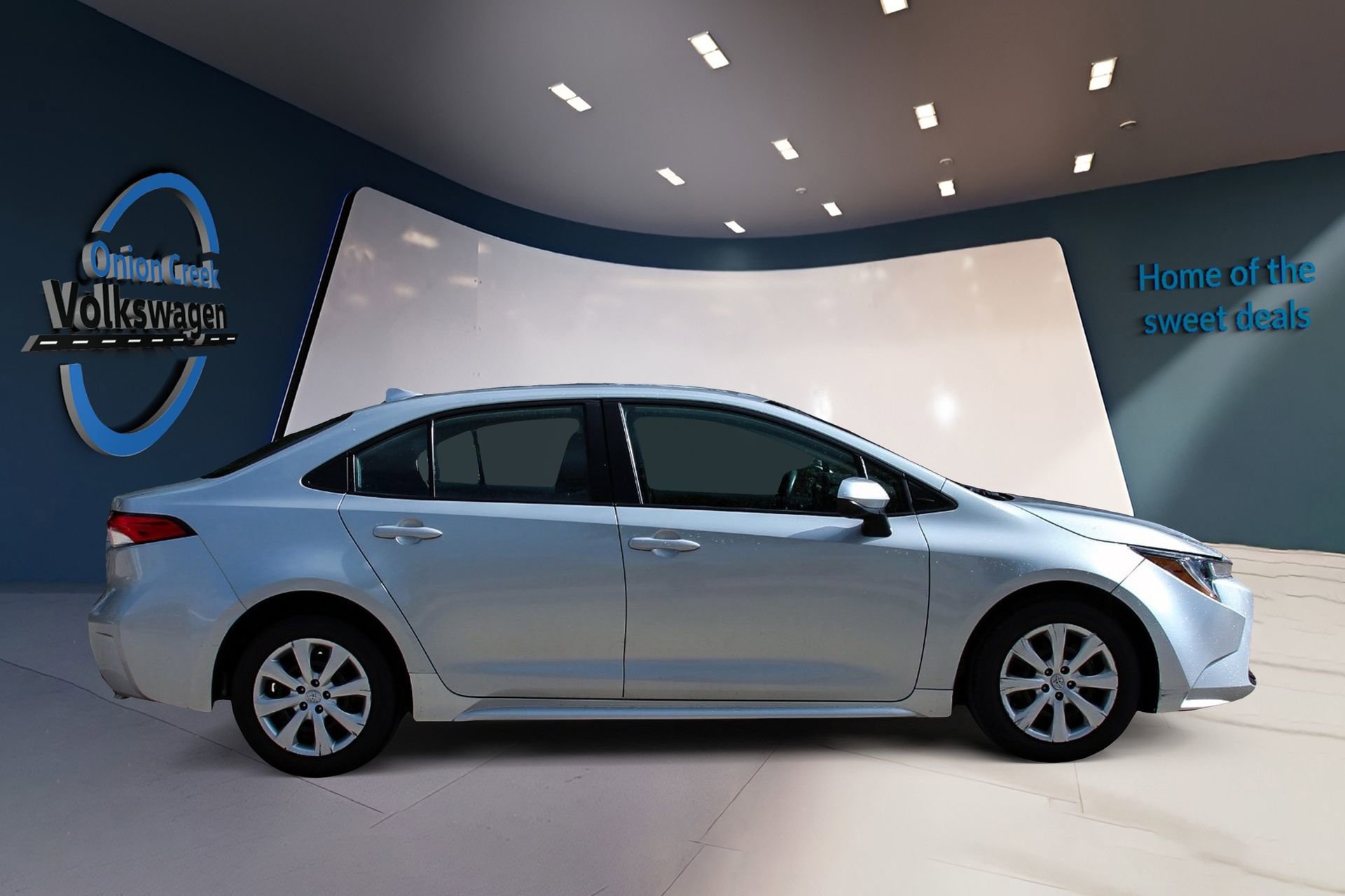 Used 2024 Toyota Corolla LE FWD image 4