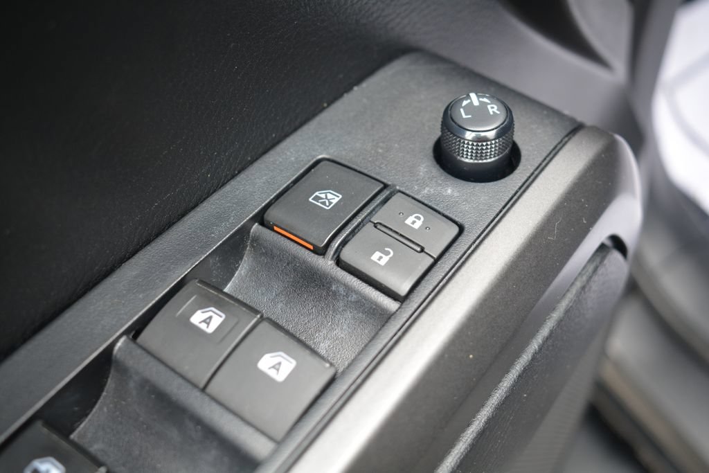 Used 2022 Toyota Tacoma TRD Off-Road AWD/4WD image 8