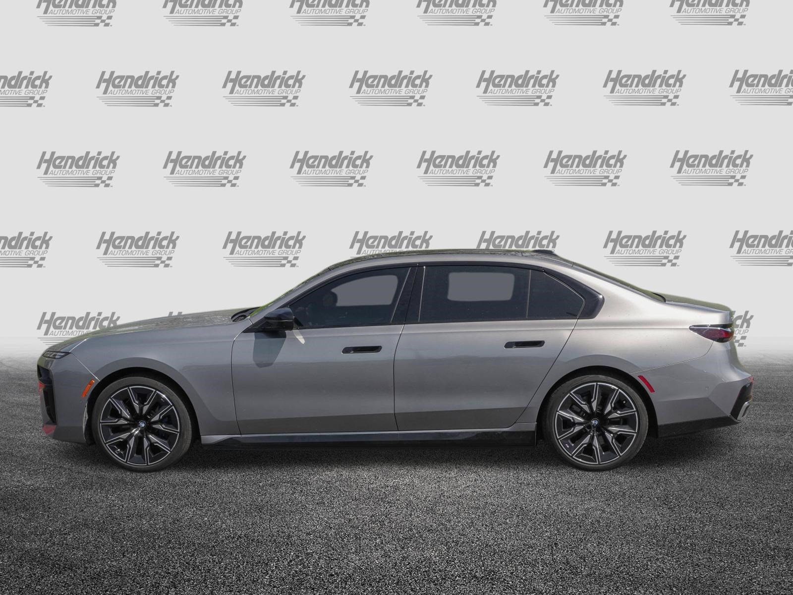 Certified 2024 BMW i7 M70 w/ Premium Package AWD/4WD image 6