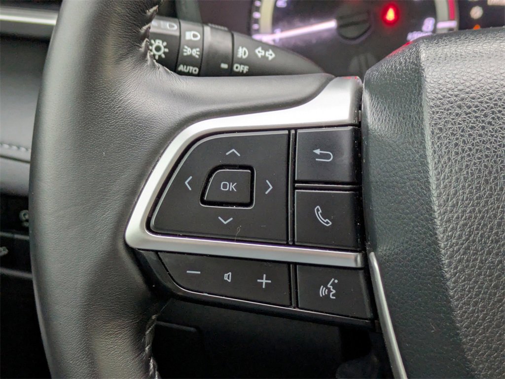 Certified 2023 Toyota Highlander LE image 27