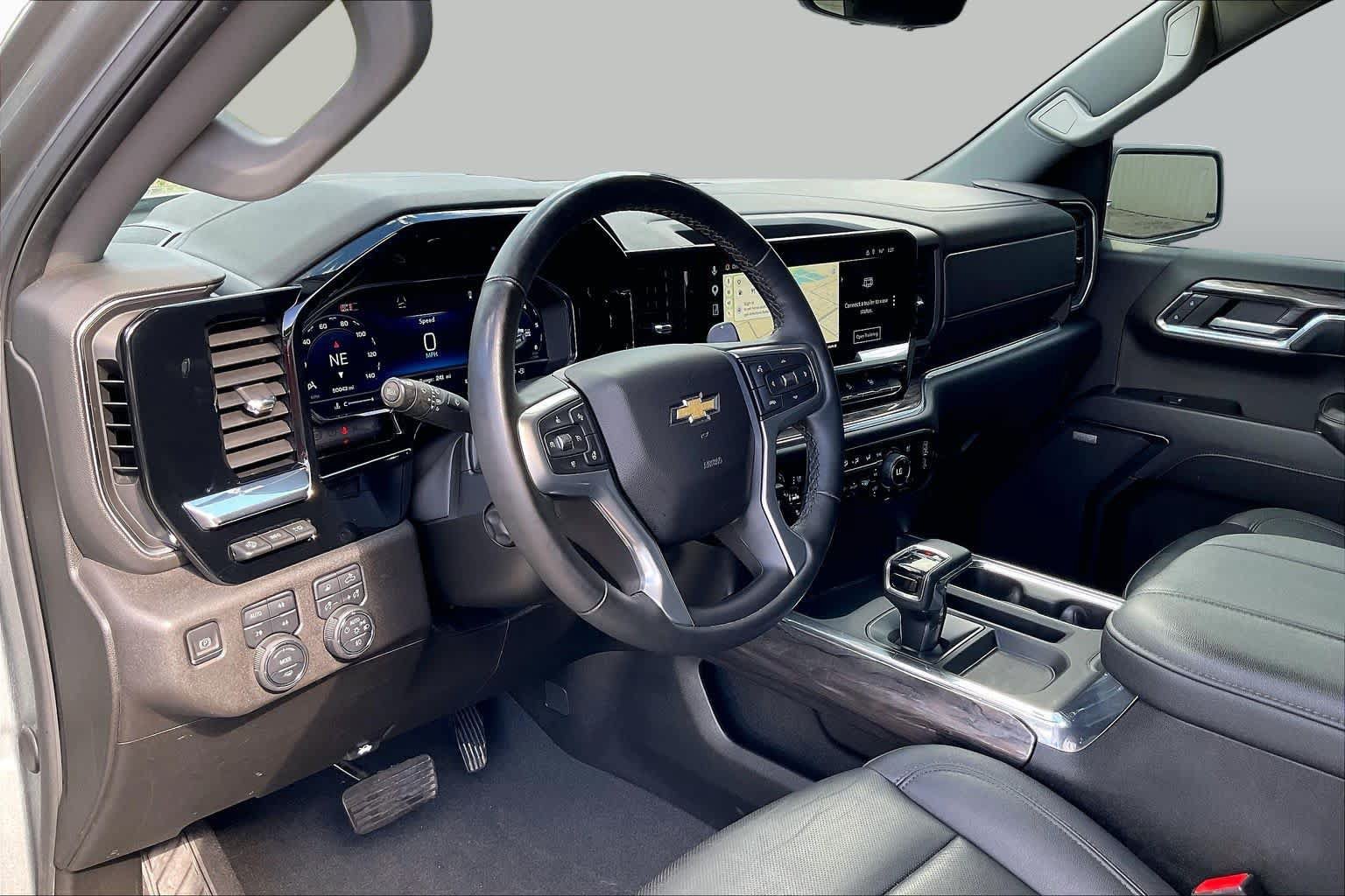 Used 2024 Chevrolet Silverado 1500 LTZ AWD/4WD image 14