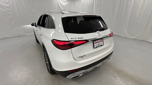 Used 2024 Mercedes-Benz GLC 300 4MATIC image 5