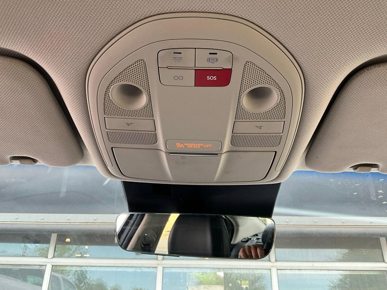 Used 2025 Genesis G70 2.5T image 16