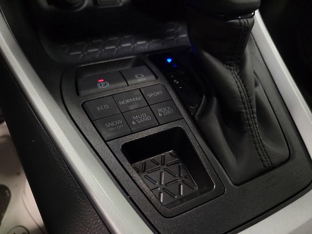 Used 2025 Toyota RAV4 LE image 15