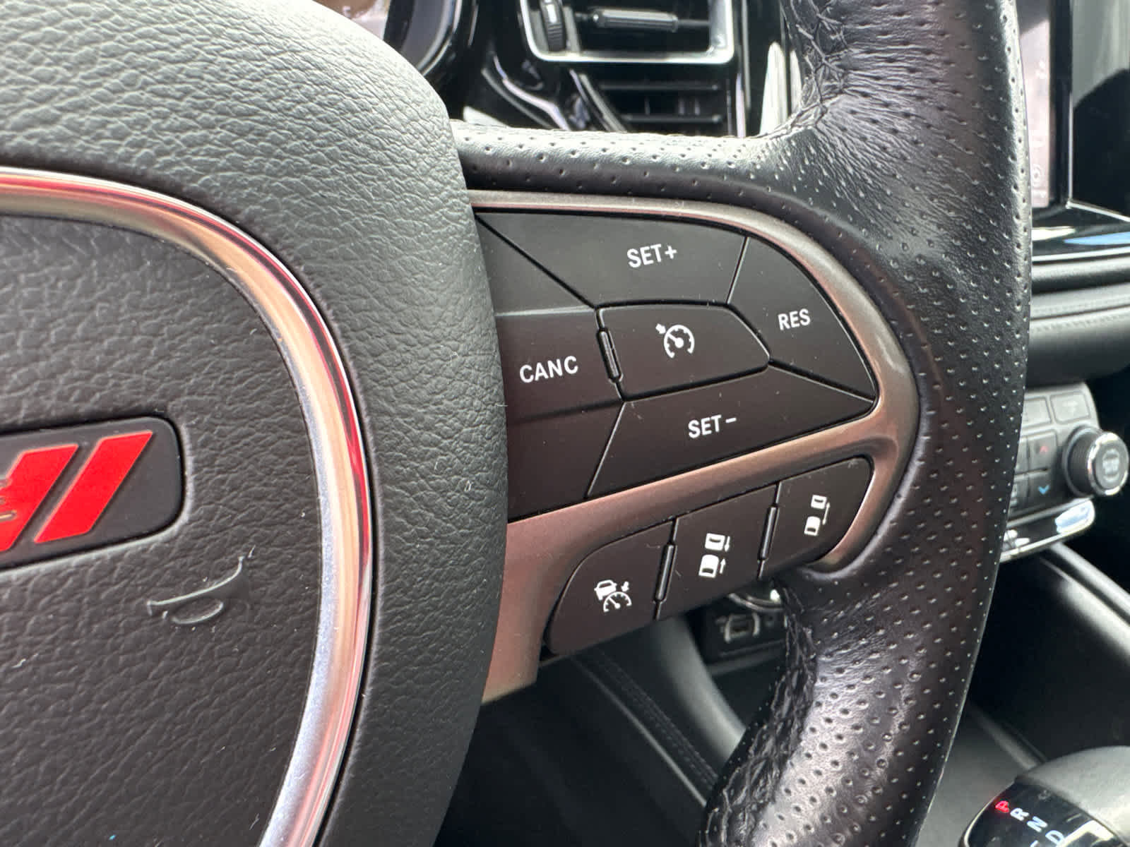 Used 2024 Dodge Durango SXT w/ SXT Blacktop Group AWD/4WD image 19
