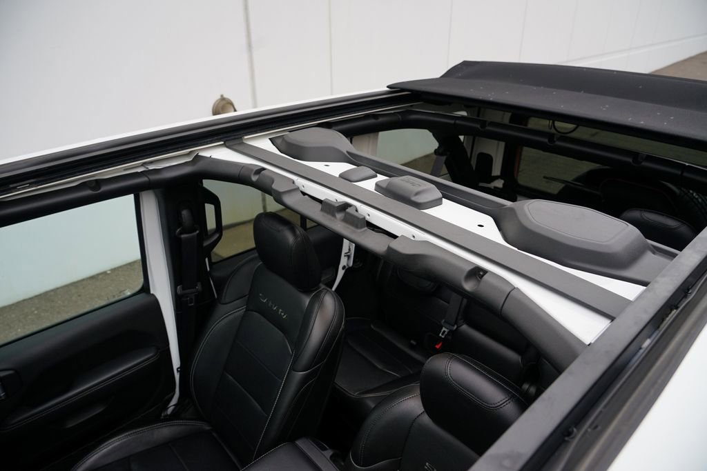 Used 2022 Jeep Wrangler Unlimited Sahara w/ Cold Weather Group image 12