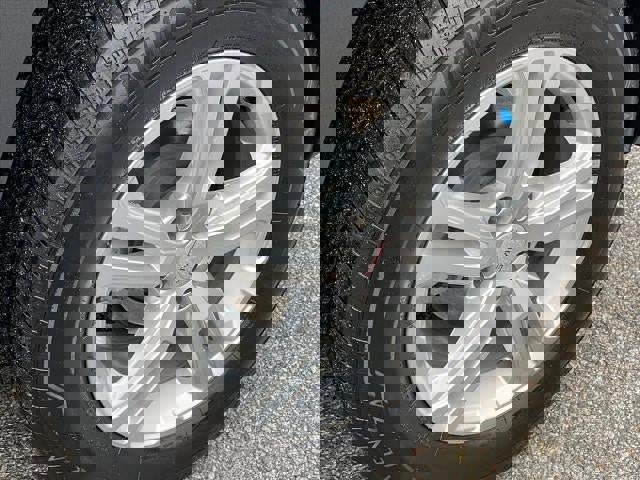 Certified 2024 GMC Terrain SLE w/ Driver Convenience Package image 28