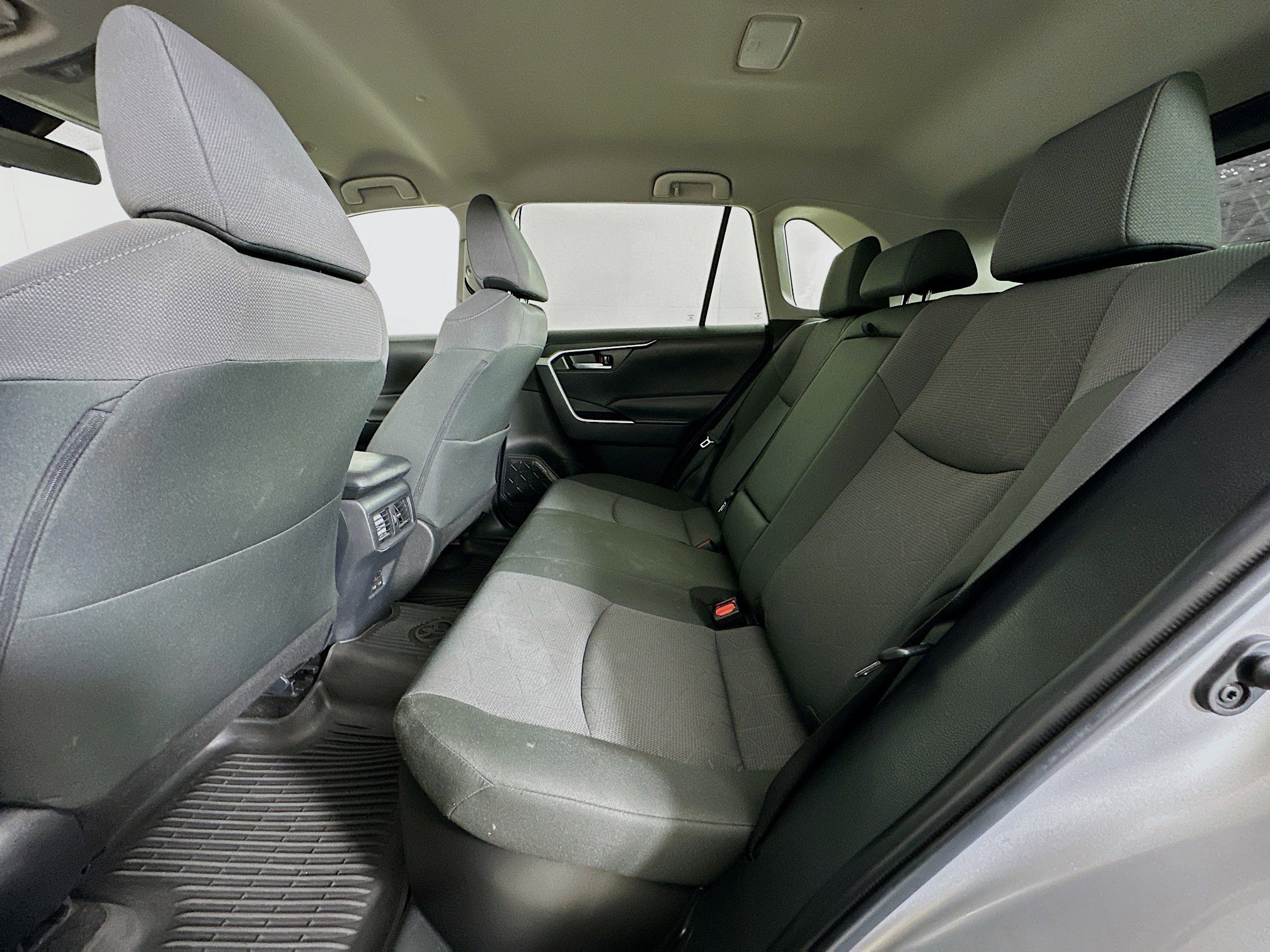 Used 2025 Toyota RAV4 XLE AWD/4WD image 26