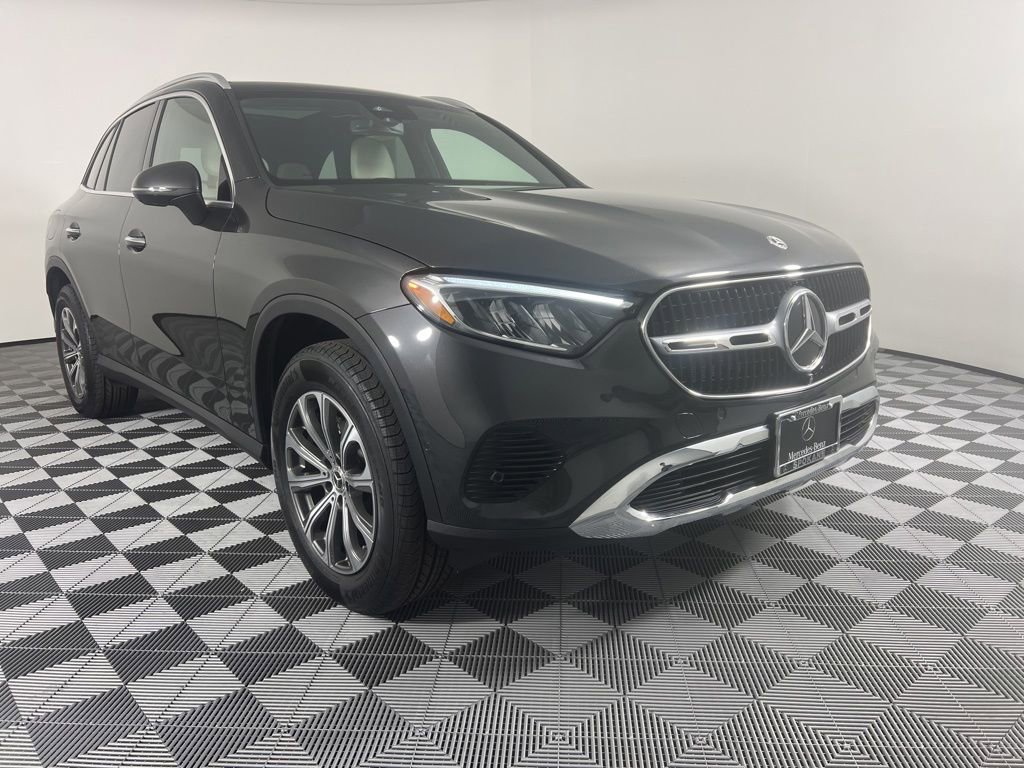 Used 2024 Mercedes-Benz GLC 300 4MATIC image 1