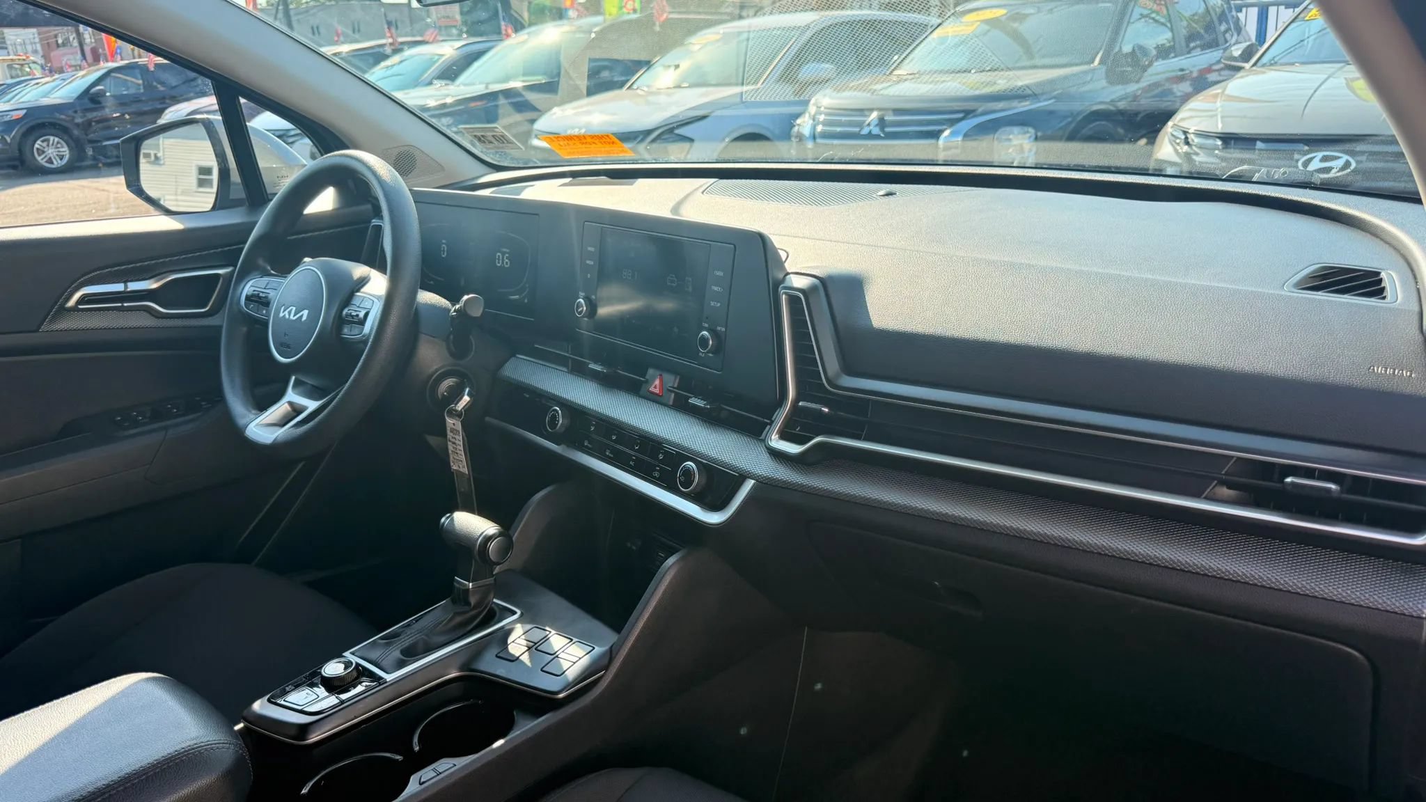 Used 2023 Kia Sportage LX FWD image 16