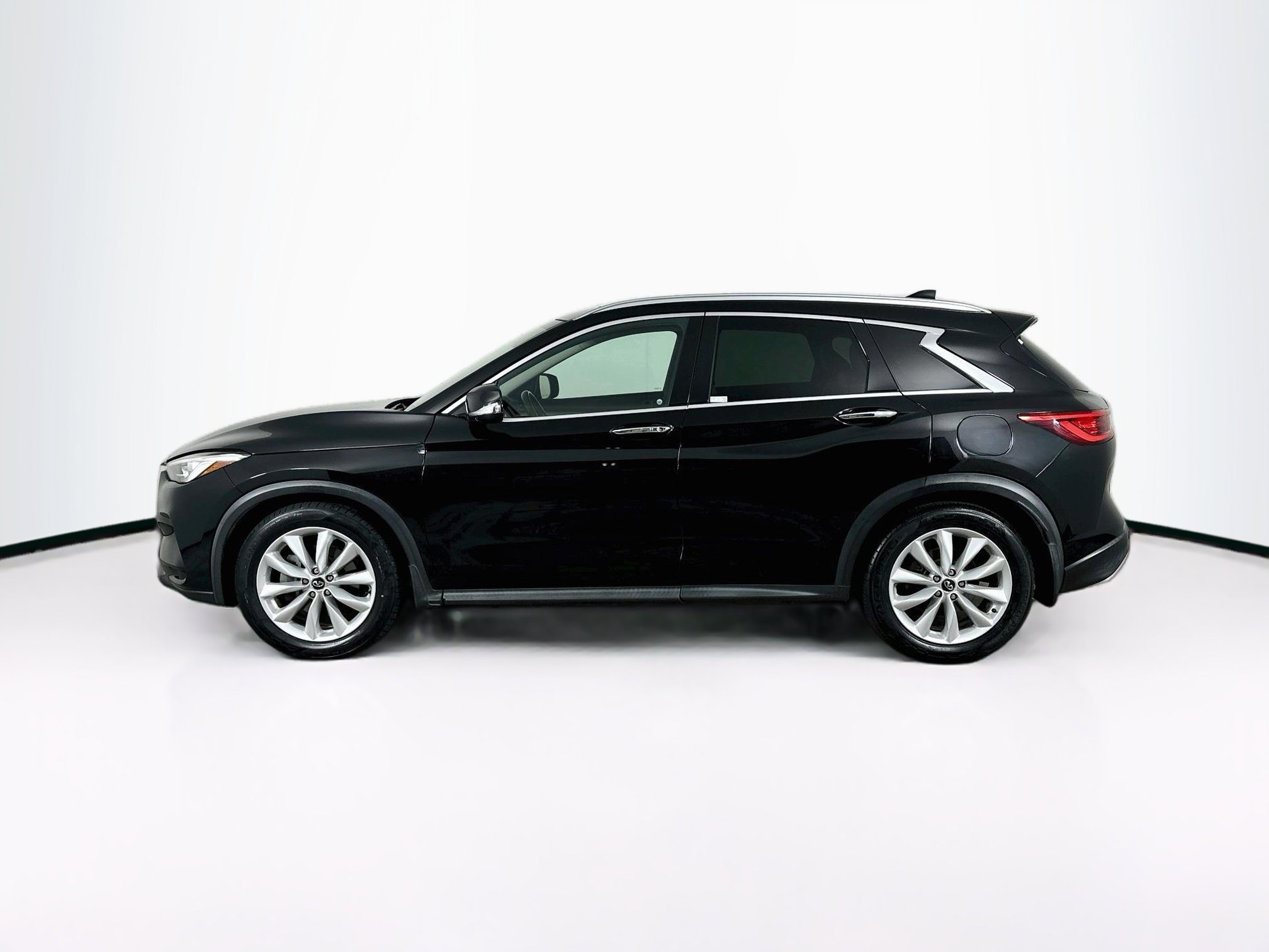 Used 2019 INFINITI QX50 Essential w/ Premium Heat Package AWD/4WD image 4