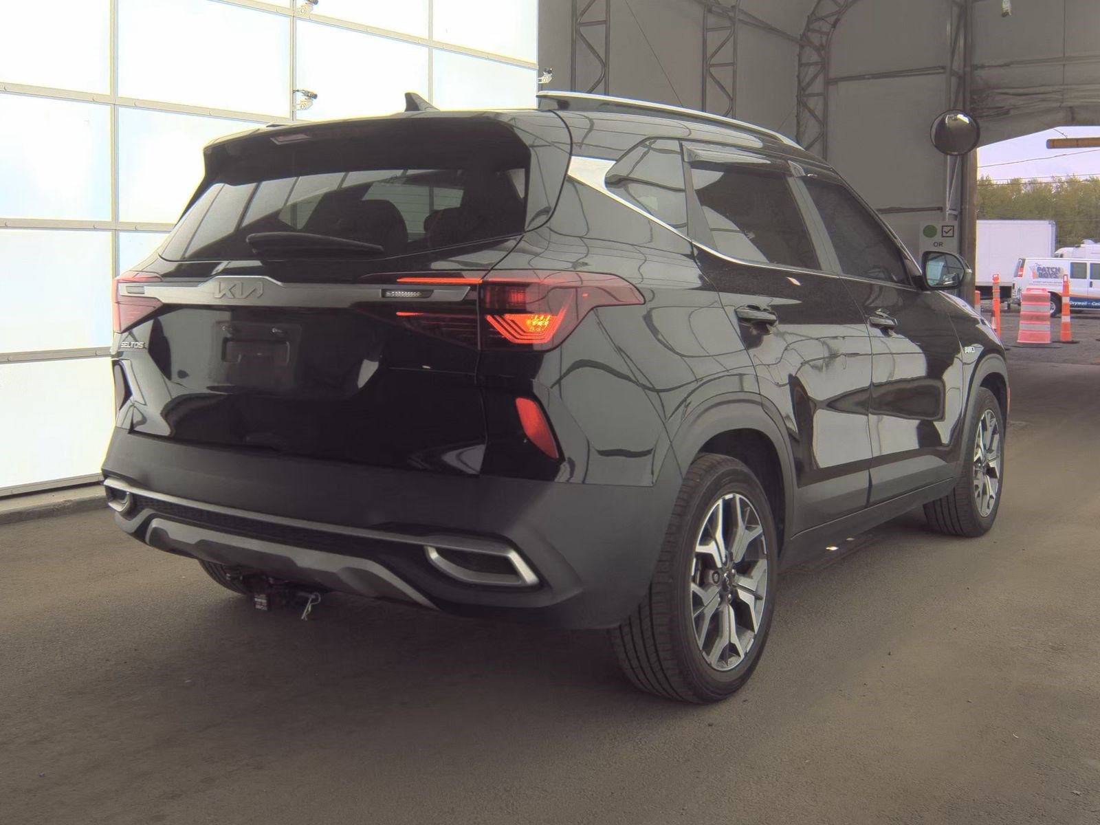 Used 2022 Kia Seltos EX AWD/4WD image 4