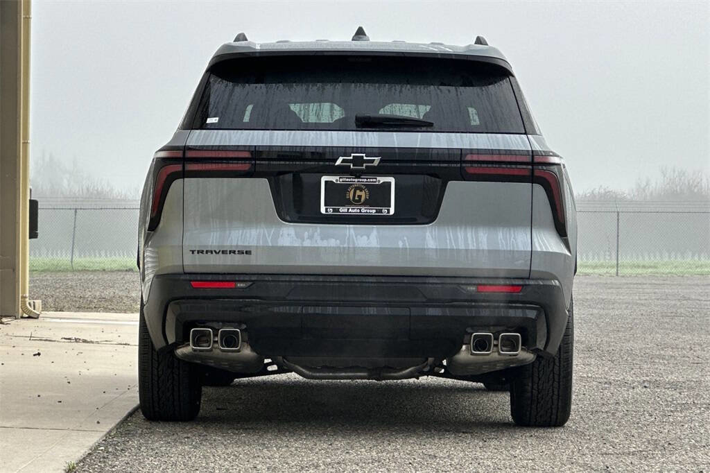 New 2026 Chevrolet Traverse LT w/ Midnight/Sport Edition image 5