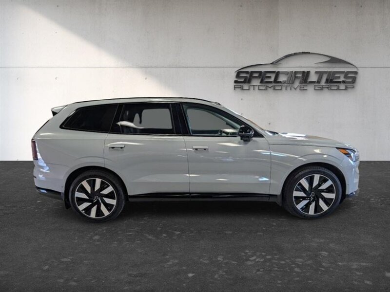 Used 2025 Volvo EX90 Ultra AWD/4WD image 11