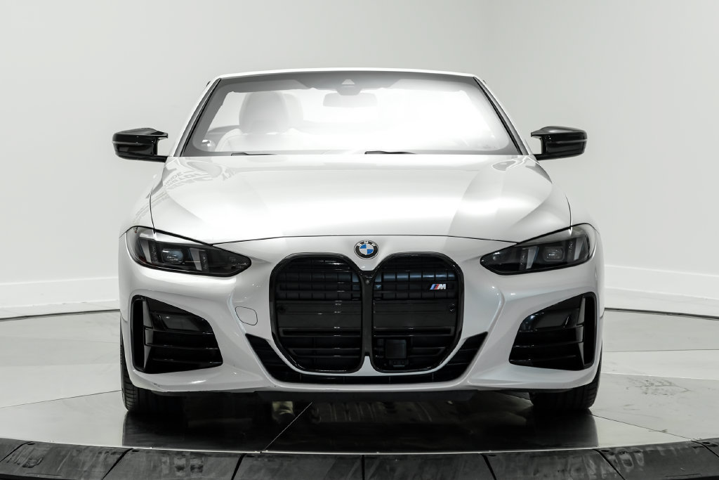 Used 2025 BMW M440i Convertible w/ Premium Package RWD image 3