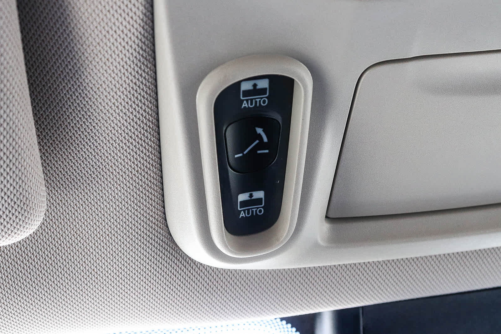 Used 2019 Chrysler Pacifica Limited FWD image 34