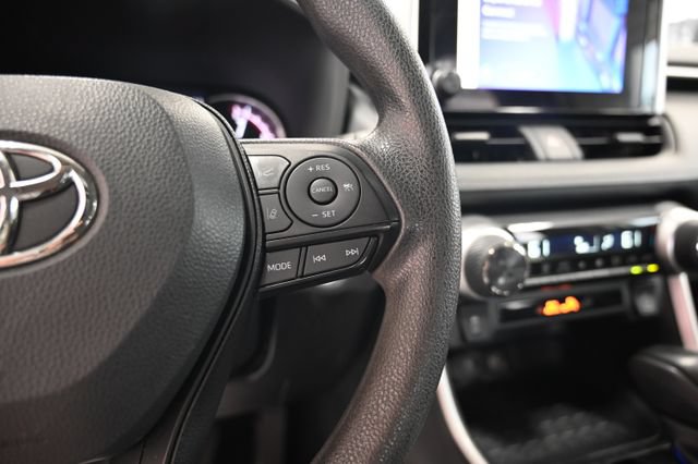 Used 2024 Toyota RAV4 XLE FWD image 22