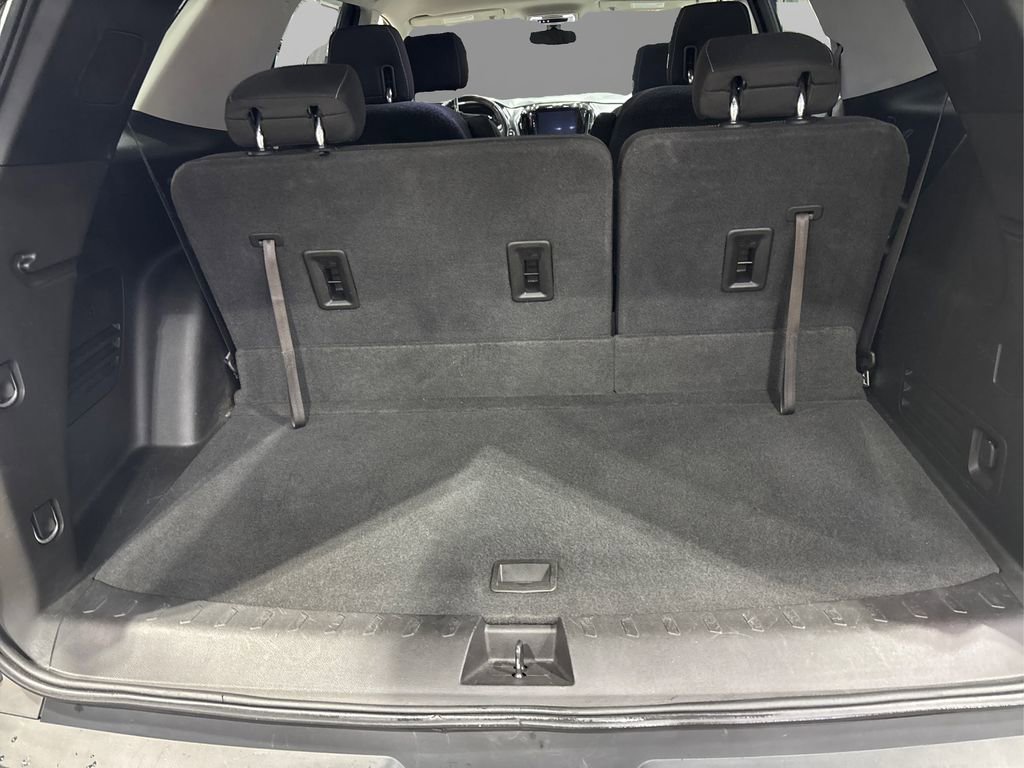 Used 2018 Chevrolet Traverse LT image 11