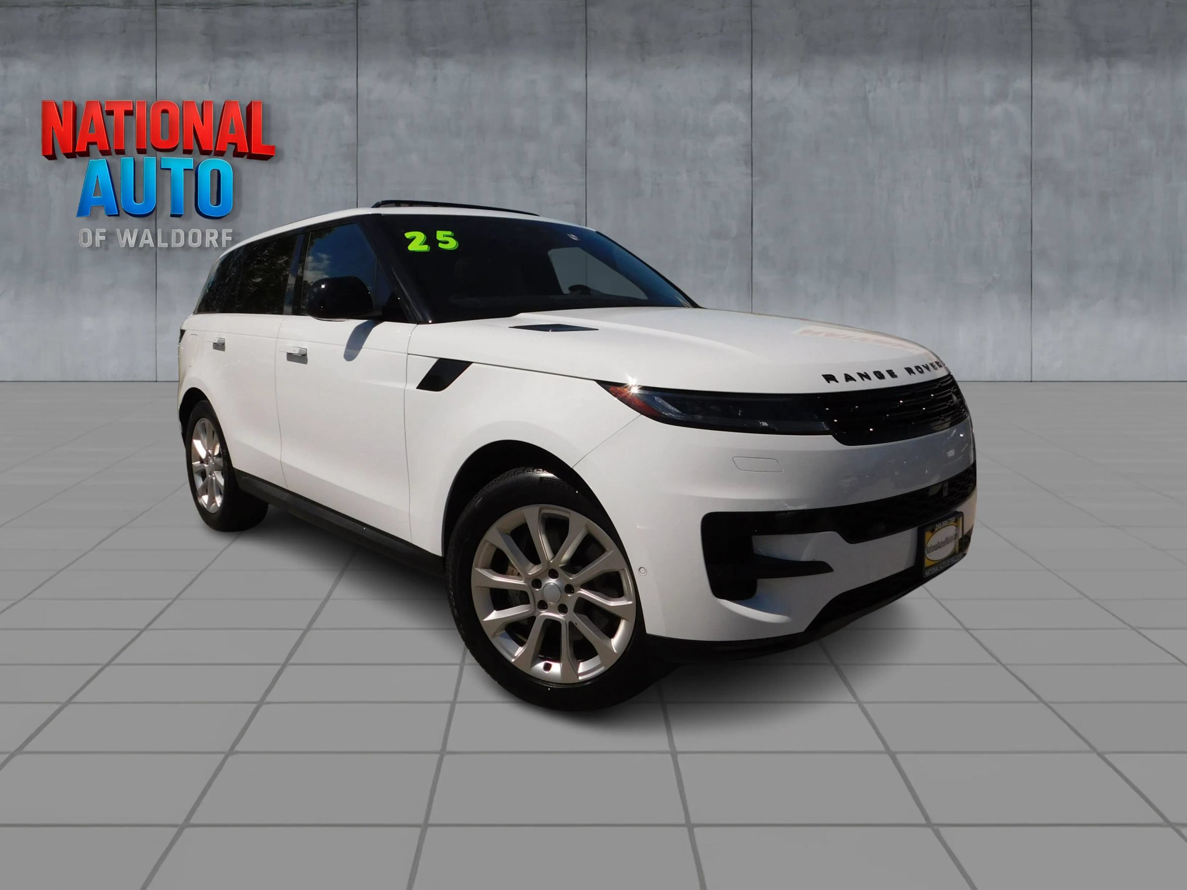 Used 2025 Land Rover Range Rover Sport SE