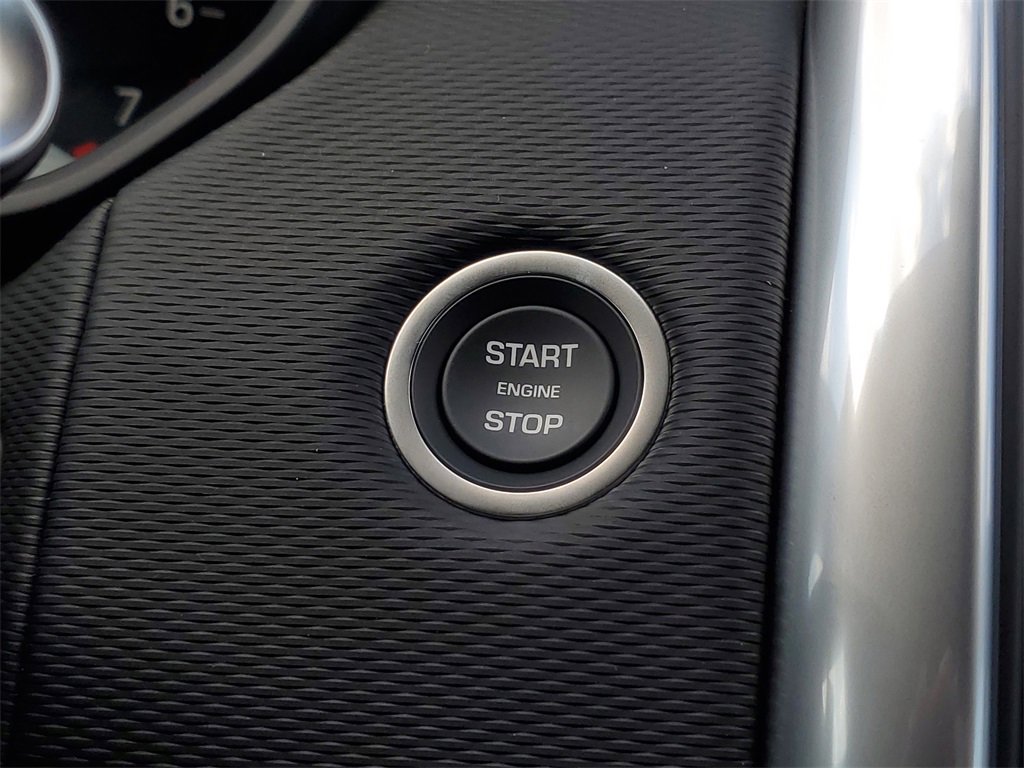 New 2025 Land Rover Discovery Dynamic SE image 20