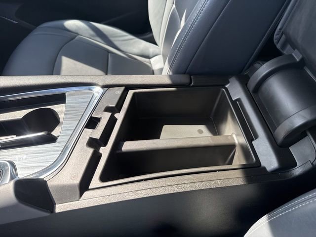 Used 2024 Buick Enclave Essence w/ Sport Touring Edition image 31