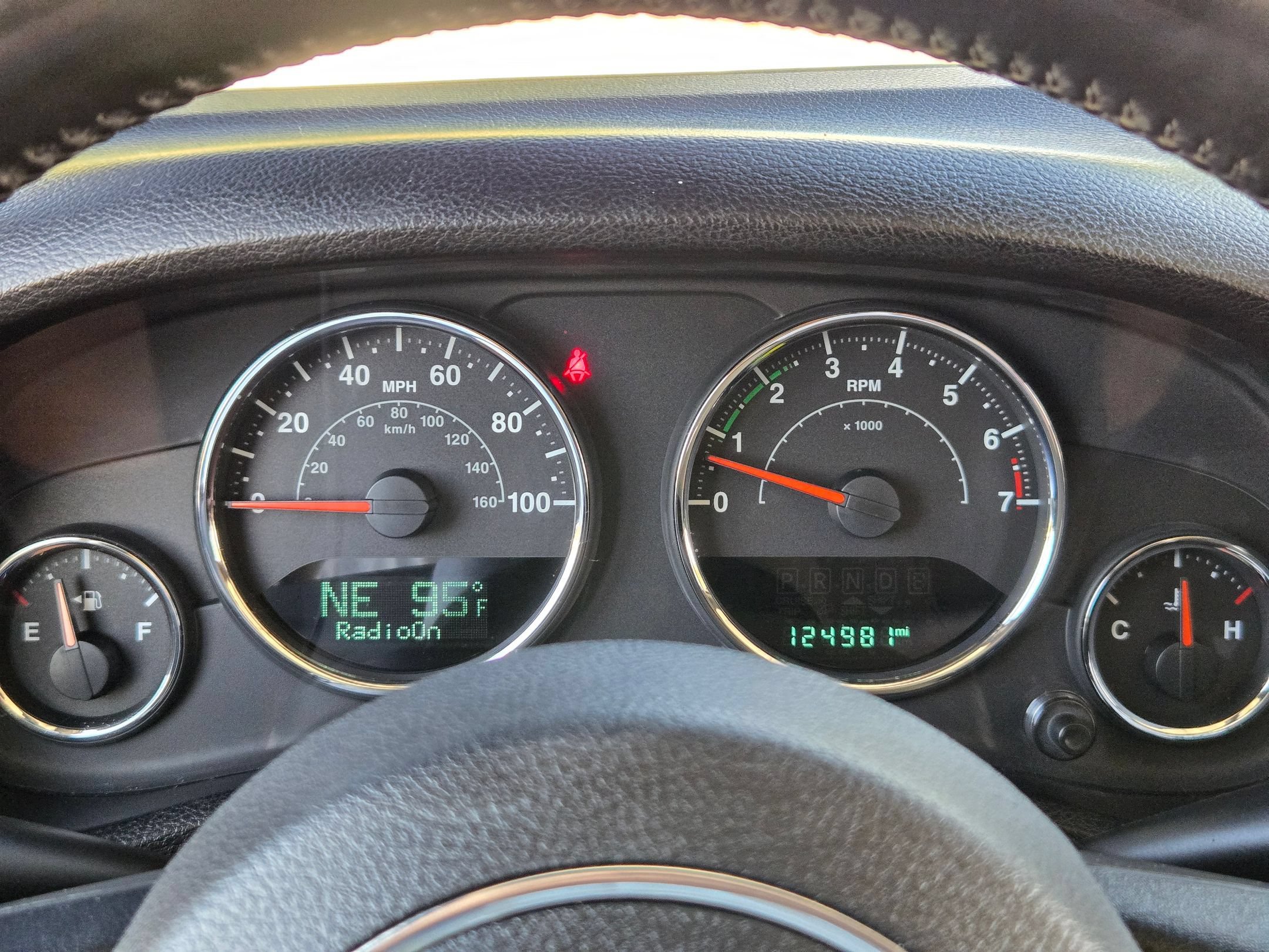 Used 2015 Jeep Wrangler Unlimited Rubicon w/ Connectivity Group AWD/4WD image 23
