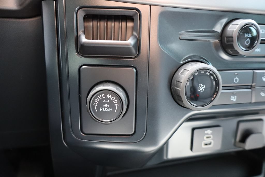 Used 2025 Ford F150 XL RWD image 24