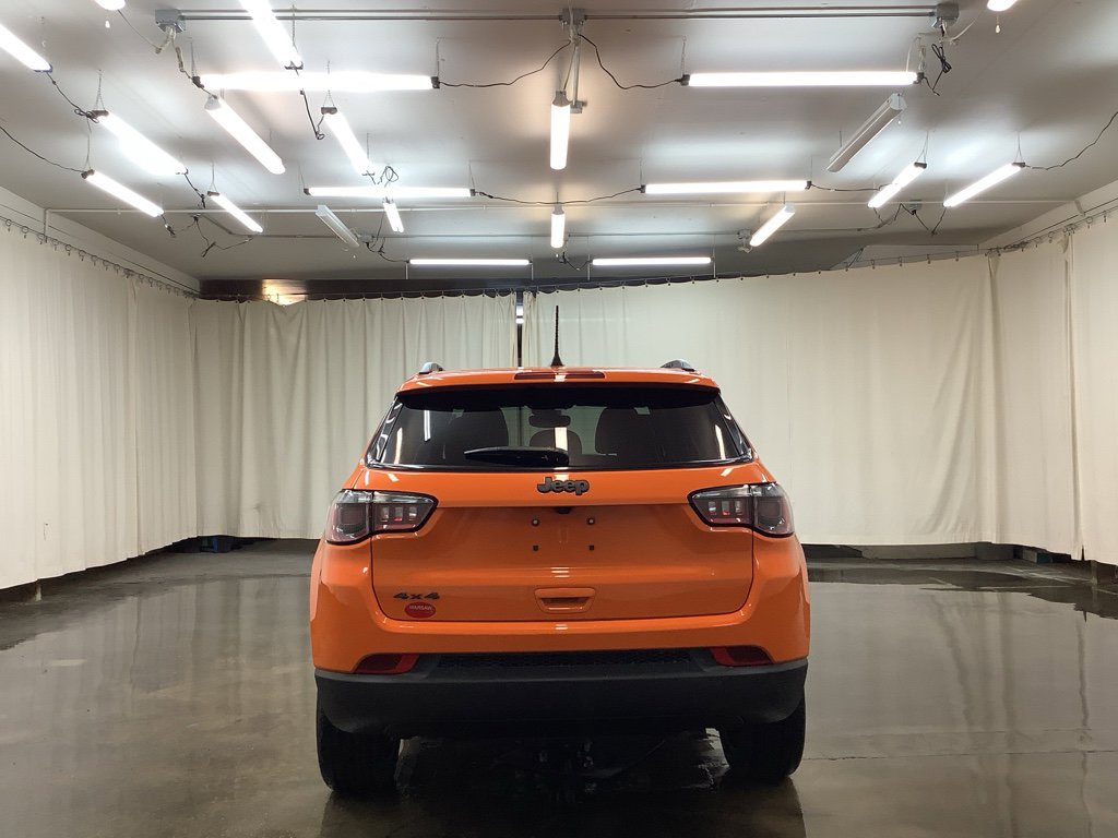New 2026 Jeep Compass Latitude w/ Sun and Sound Group AWD/4WD image 7