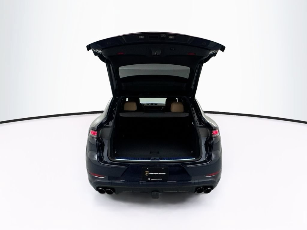 Used 2025 Porsche Cayenne Turbo AWD/4WD image 29