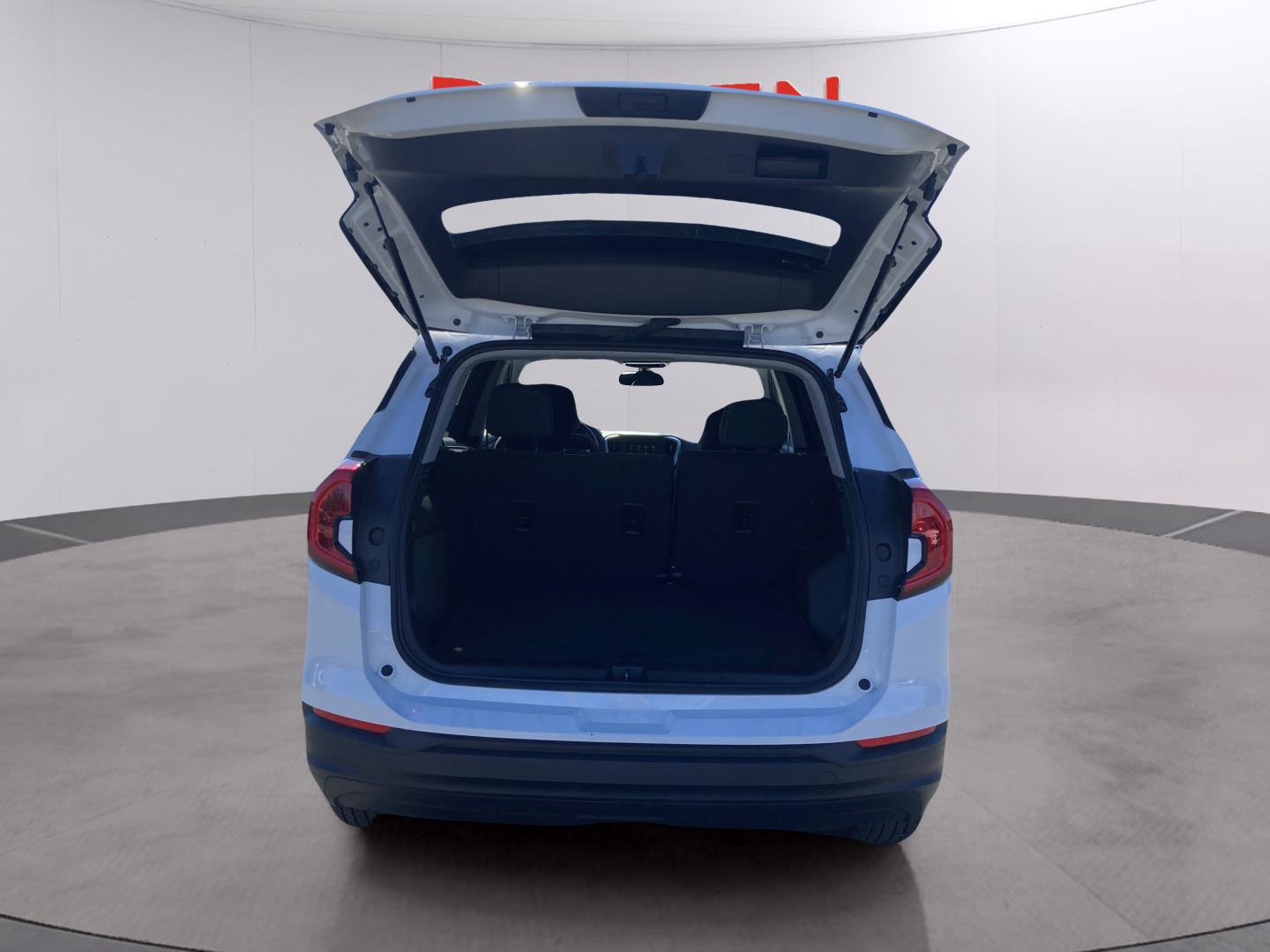 Used 2024 GMC Terrain SLE image 30