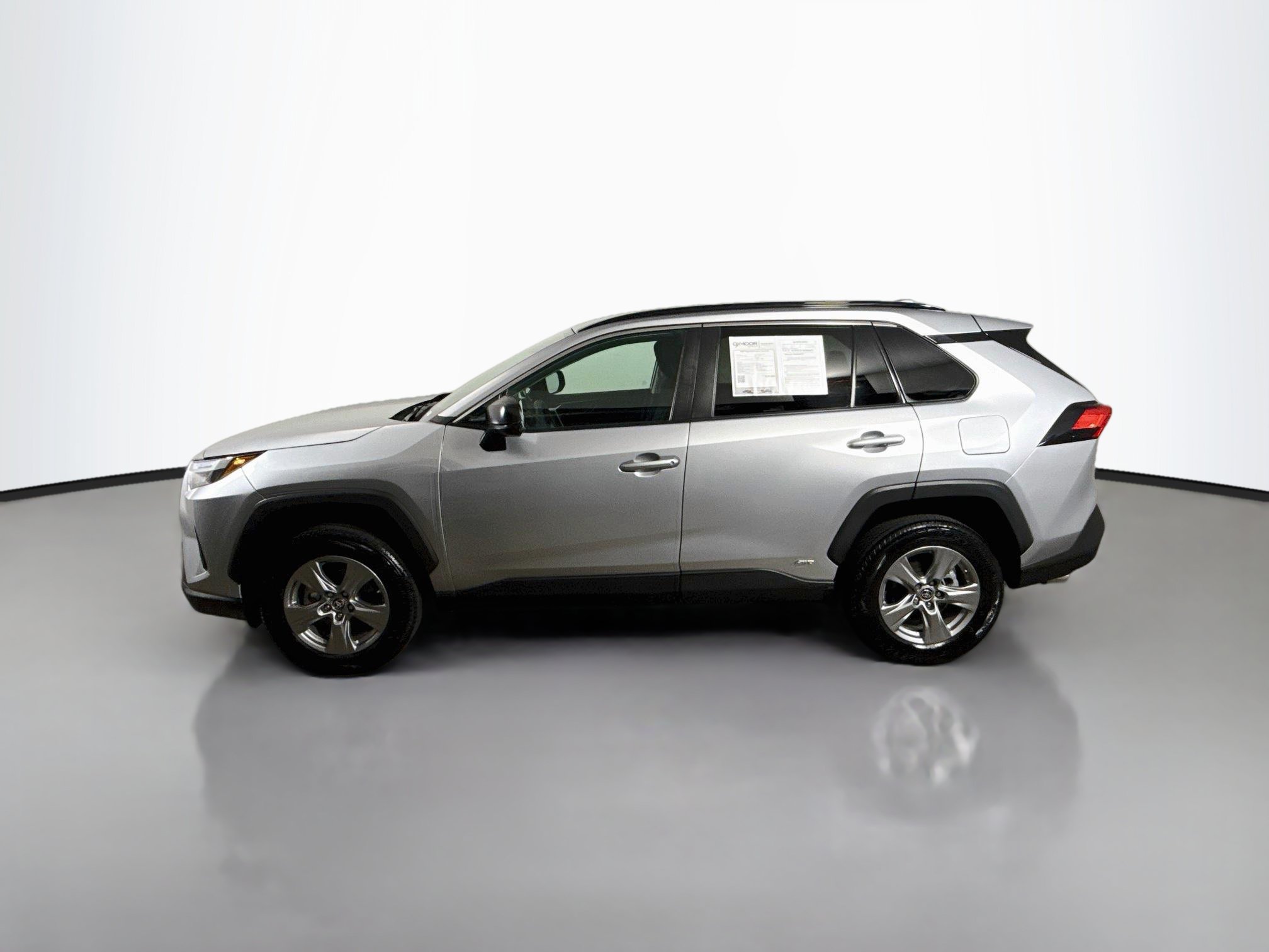 Certified 2024 Toyota RAV4 LE AWD/4WD image 4