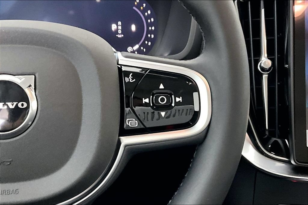 New 2026 Volvo XC90 B5 Plus AWD/4WD image 17