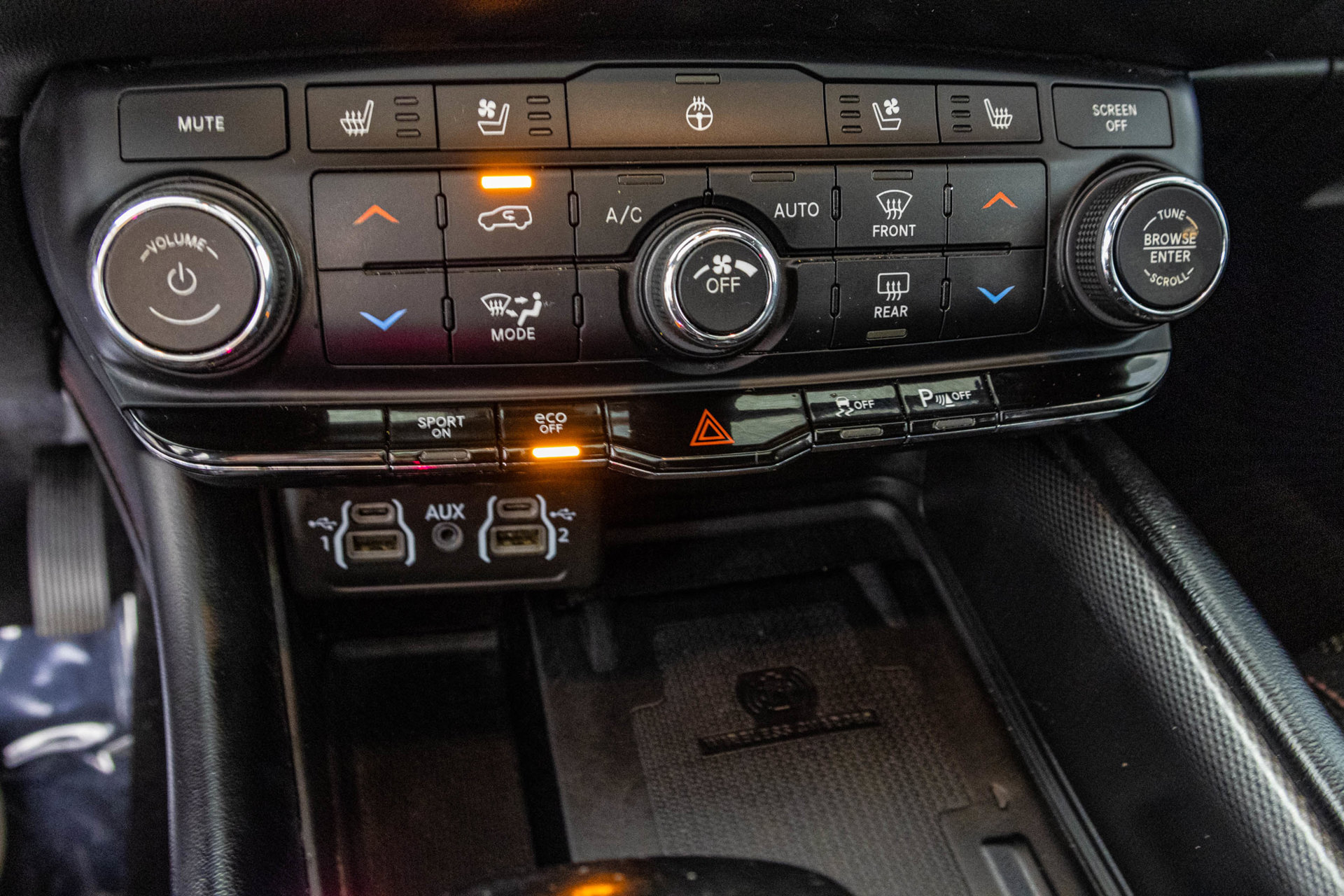 Used 2021 Dodge Durango R/T w/ Blacktop Package AWD/4WD image 30