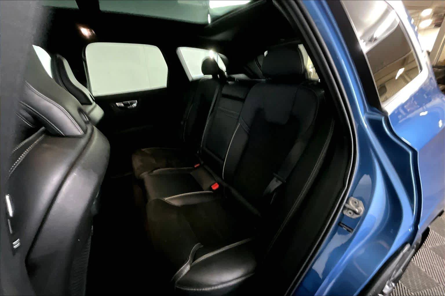 Used 2019 Volvo XC60 T6 R-Design AWD/4WD image 21