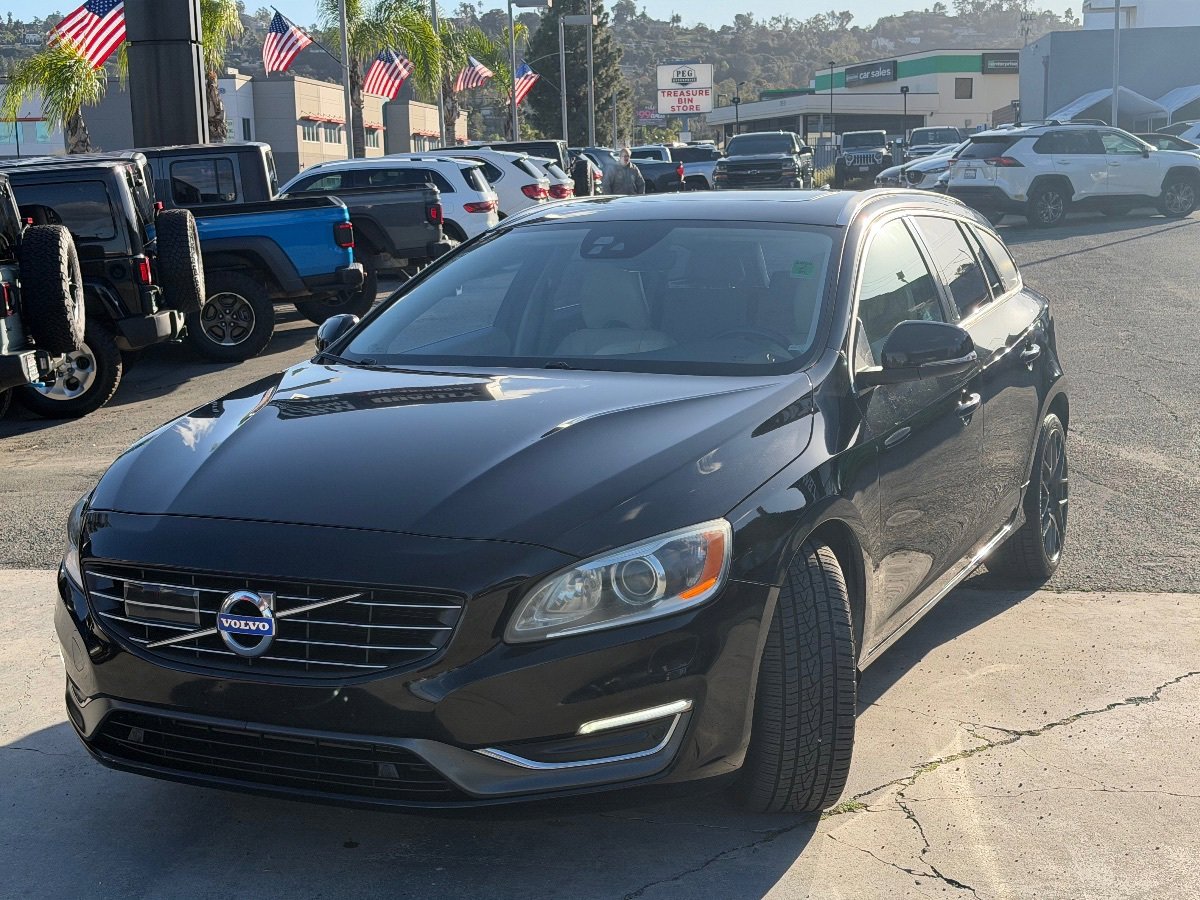Used 2015 Volvo V60 T5 Platinum image 4