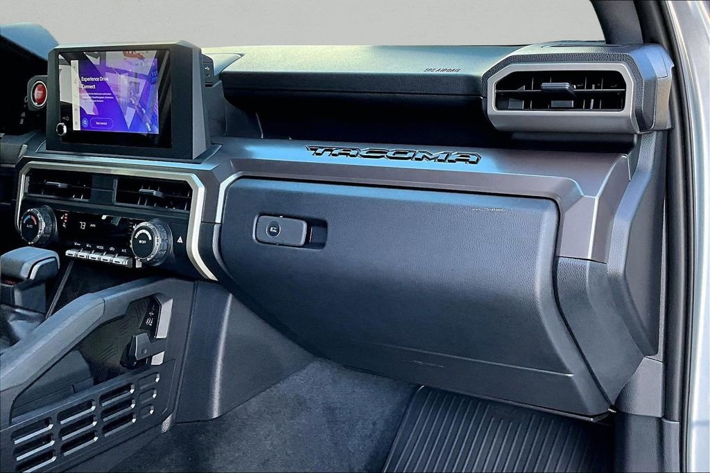 Certified 2025 Toyota Tacoma TRD Off-Road AWD/4WD image 26