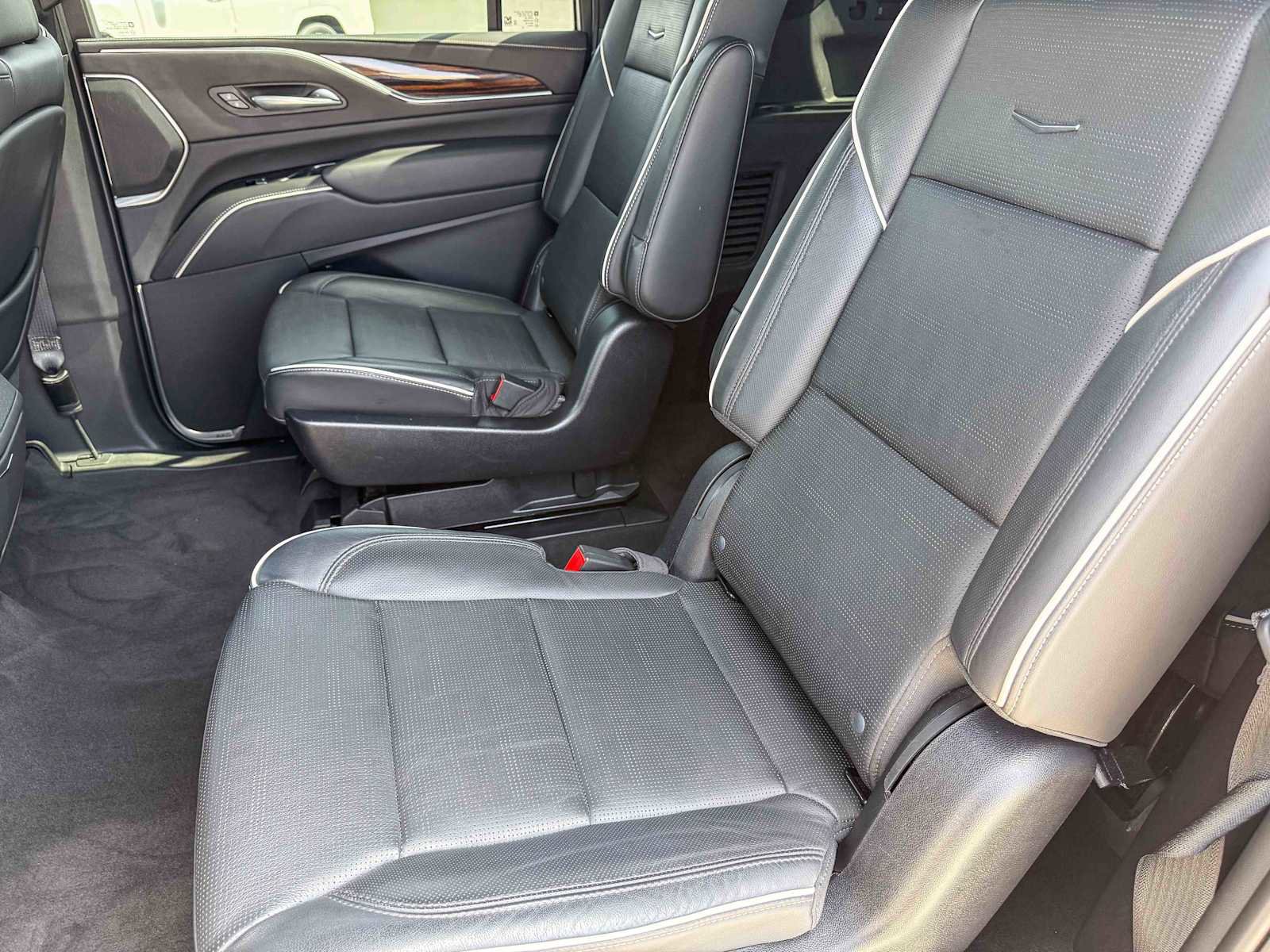 Used 2022 Cadillac Escalade ESV Premium Luxury AWD/4WD image 20