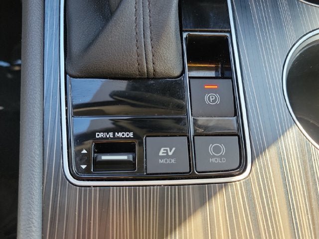 Used 2023 Toyota Sienna Limited FWD image 39