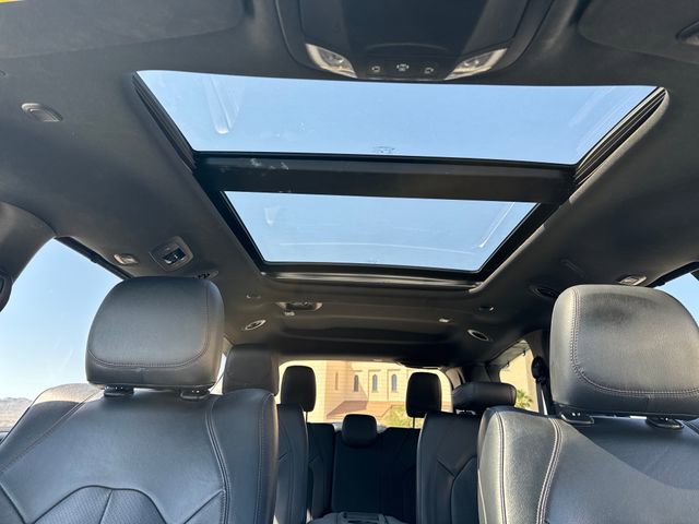 Used 2020 Chrysler Pacifica Touring-L FWD image 21