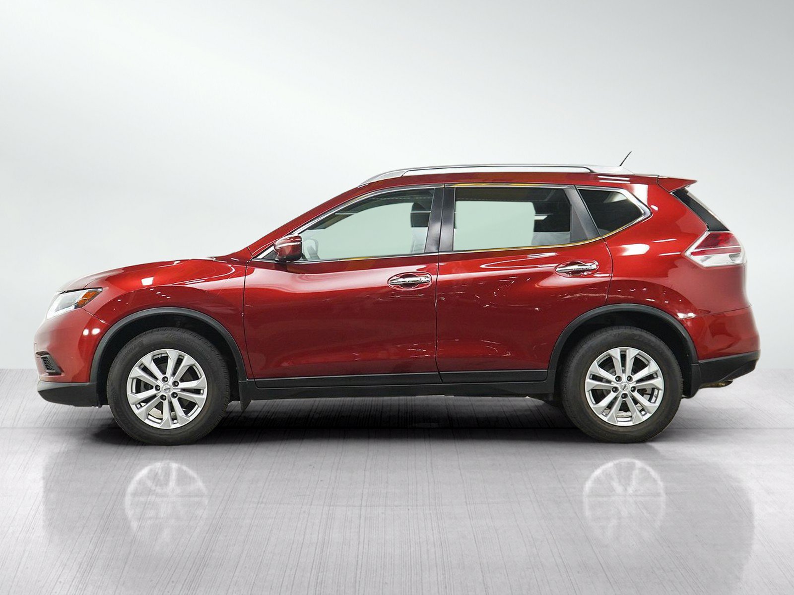 Used 2015 Nissan Rogue SV AWD/4WD image 2