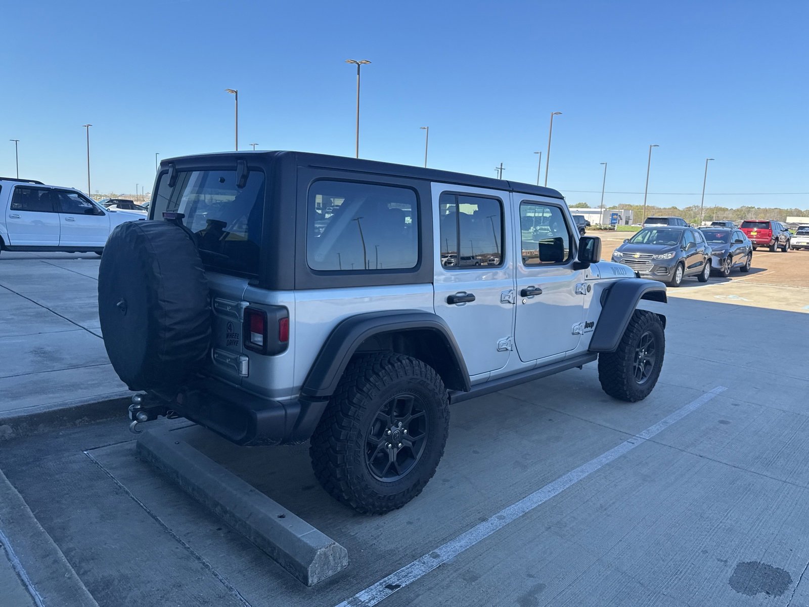 Used 2024 Jeep Wrangler Willys image 11