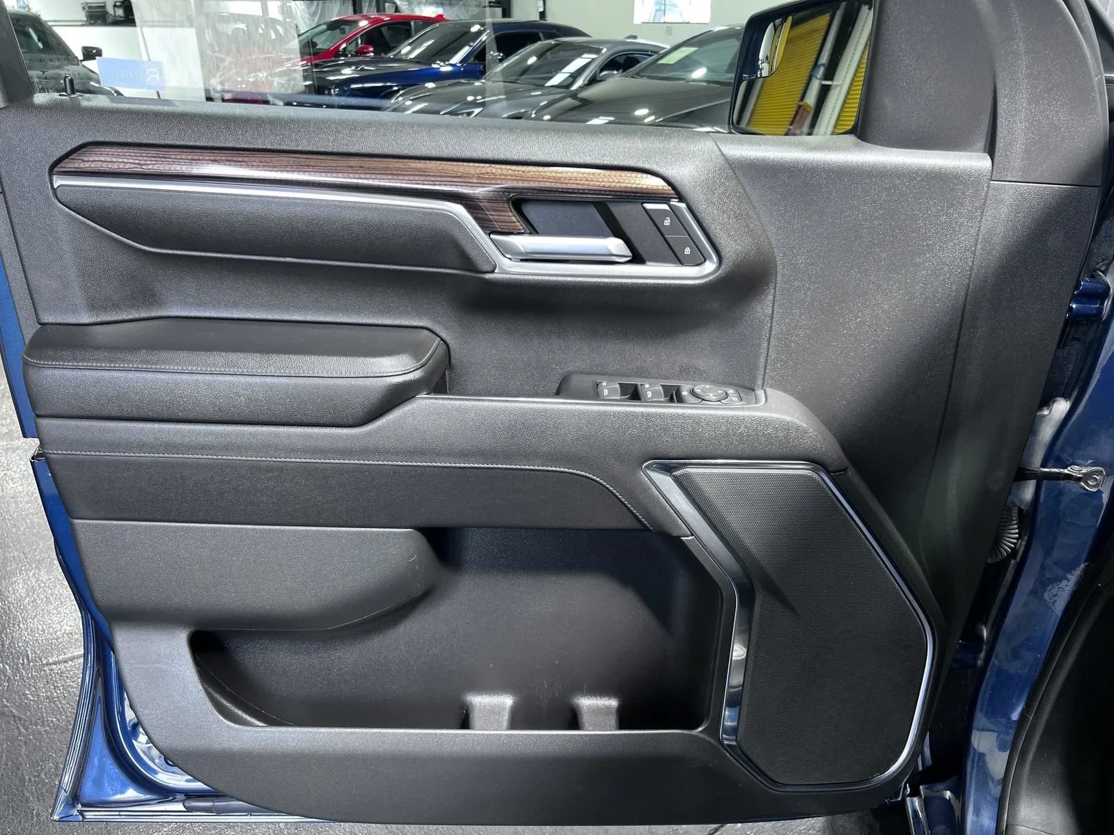 Used 2022 Chevrolet Silverado 1500 LT AWD/4WD image 24