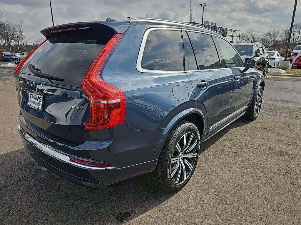Used 2025 Volvo XC90 B6 Plus image 4