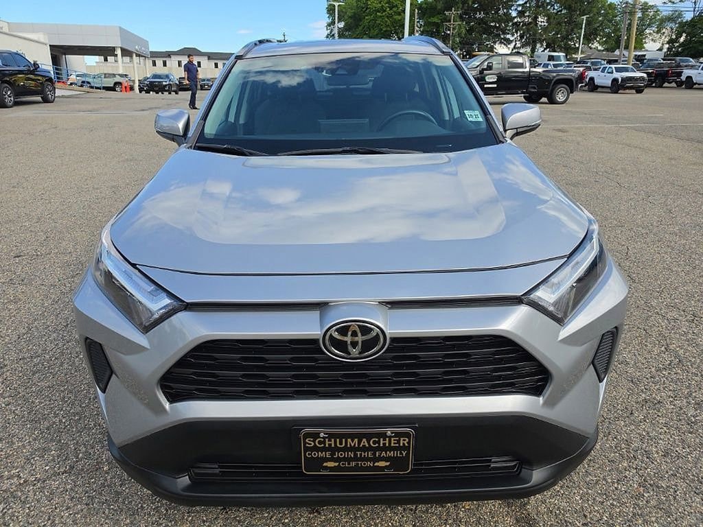 Used 2022 Toyota RAV4 XLE w/ Convenience Package AWD/4WD image 9