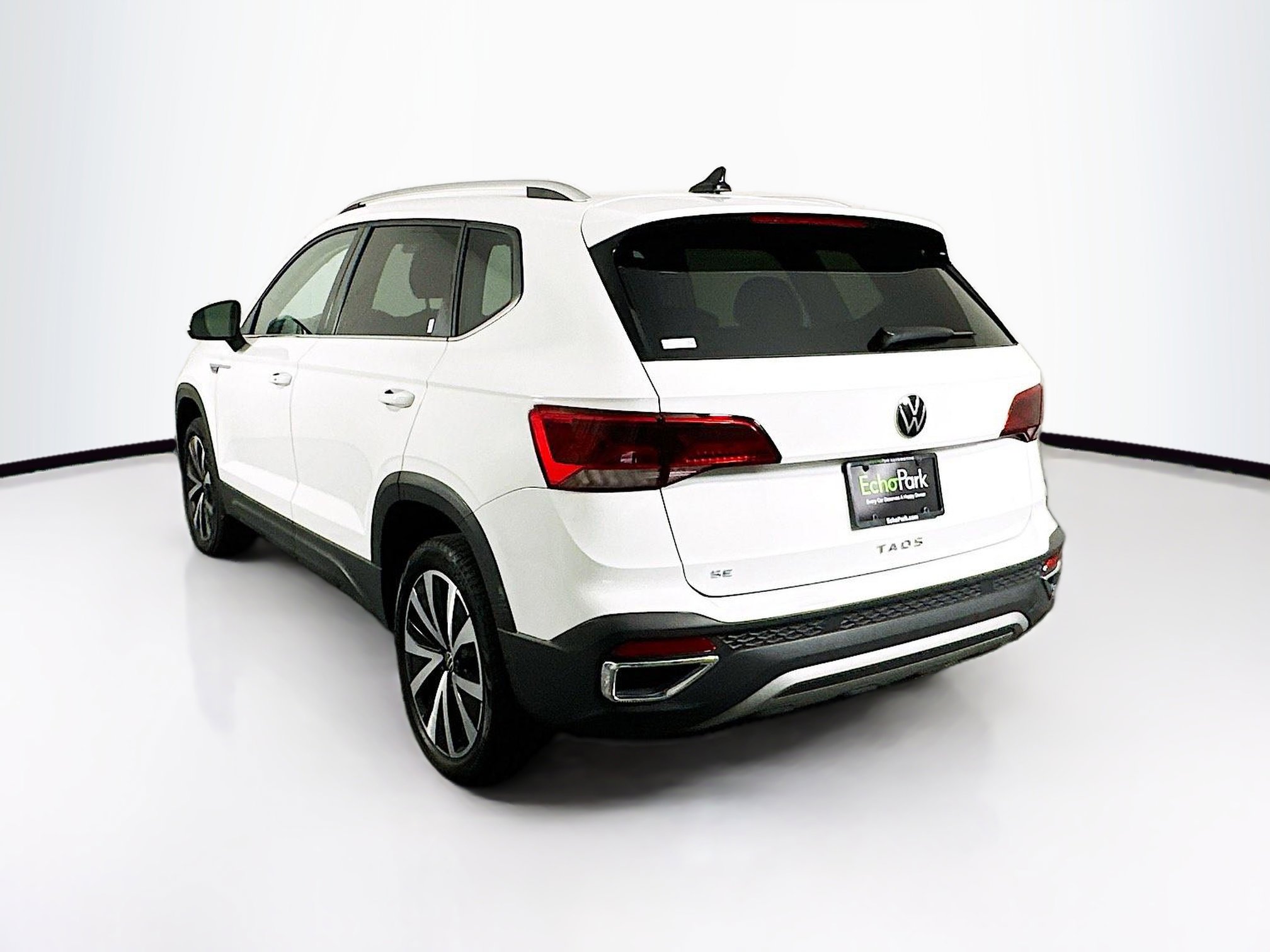 Used 2024 Volkswagen Taos SE image 5